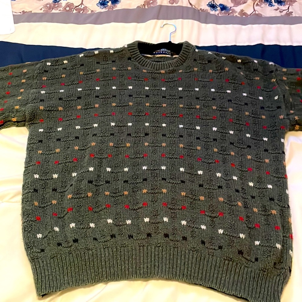Claybrooke Outdoor Green sweater. Made in USA 100% cotton gently used